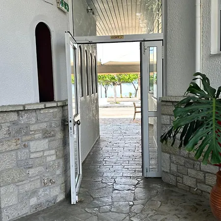 Mistral-καπος Отель 2*