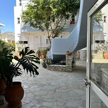 Mistral-καπος 2* Erateini